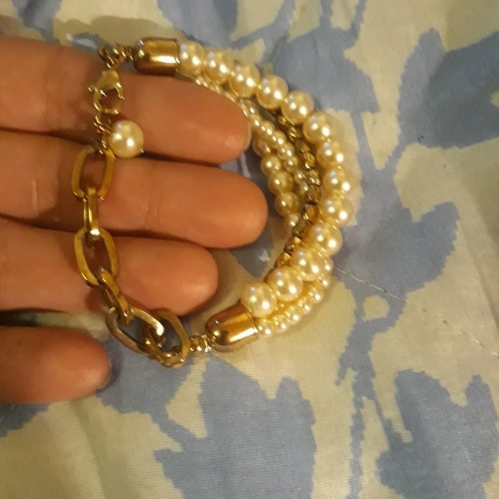 4 string clasp bracelet - Picture 3 of 4